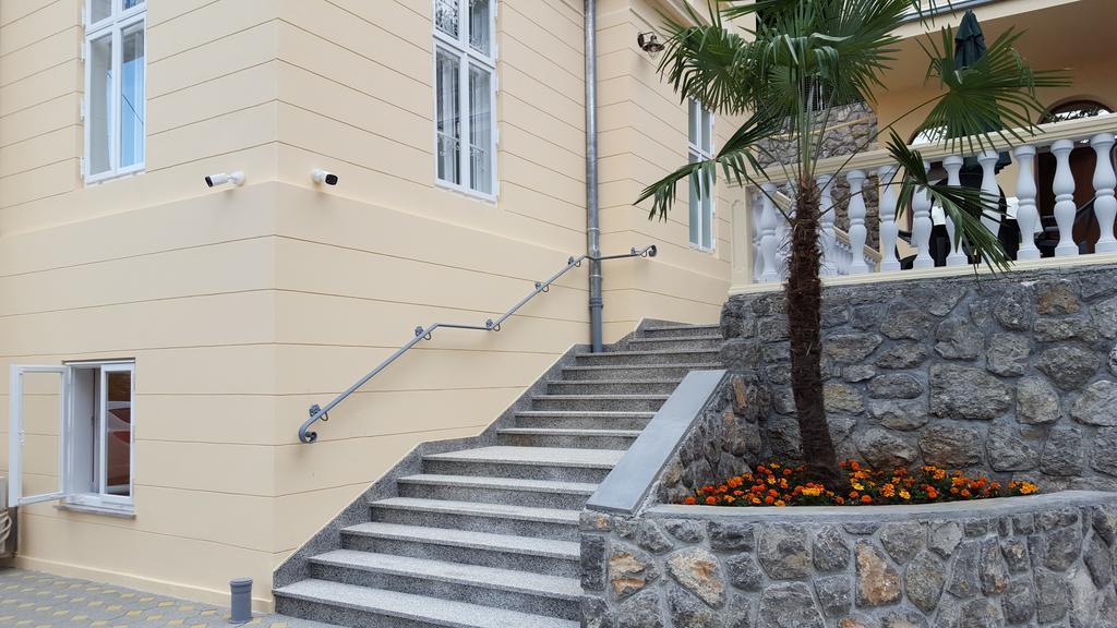 Apartments Villa Atta Opatija Exterior photo
